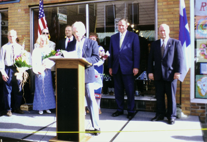 MIArriving Thursday afternoon, Prime Minister Lipponen (2nd from R) appeared for a downtown Hancock welcoming.  Hancock Mayor Jim Martin introduces the honored guests, which included Klaus Hellberg (R) , a member of Finland�s Parliament.