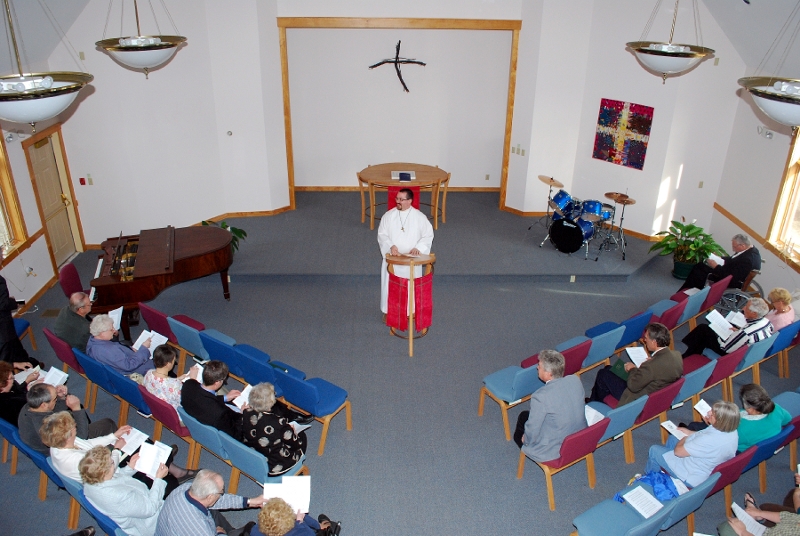 University Chaplain Soren Schmidt welcomed the attendees on behalf of the University, and delivered the opening Scripture and Prayer.